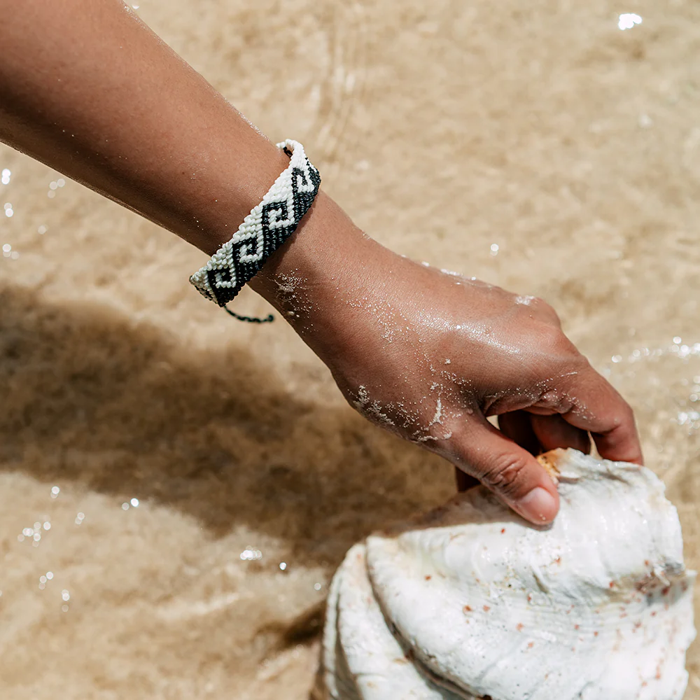 Glow-in-the-Dark  Deep Sea Wave Bracelet - Image 4