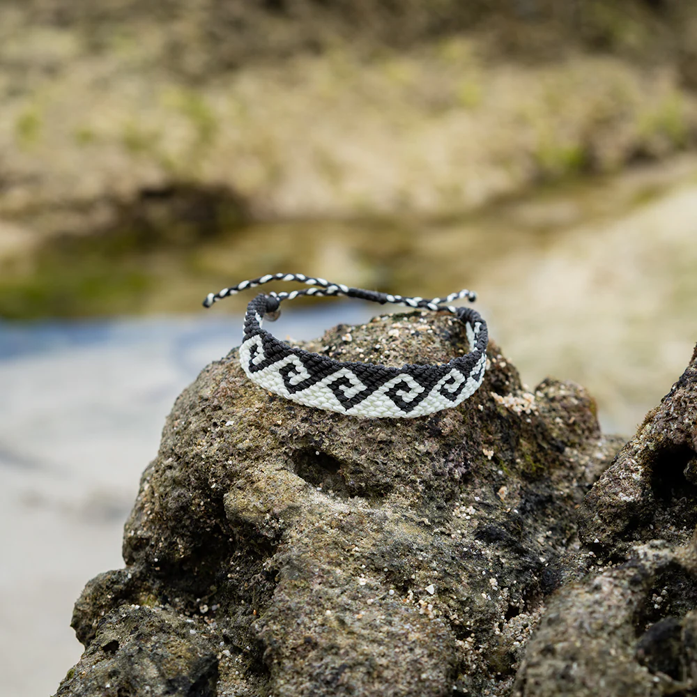 Glow-in-the-Dark  Deep Sea Wave Bracelet - Image 6